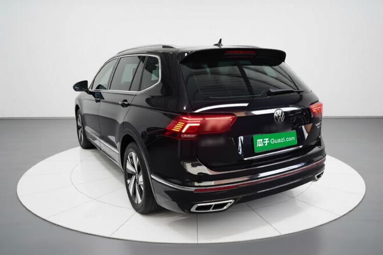 Used Volkswagen Tiguan L 2023 Facelift 380TSI Automatic All-Wheel Drive R-Line Flagship 7-Seater