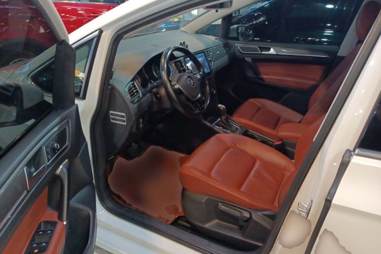 Used Volkswagen Golf Sportsvan 2016 230TSI Automatic Trend Edition
