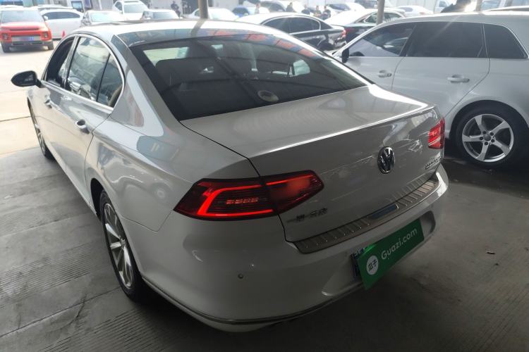 Used Volkswagen Magotan 2017 280TSI DSG Leading Edition Exterior 2