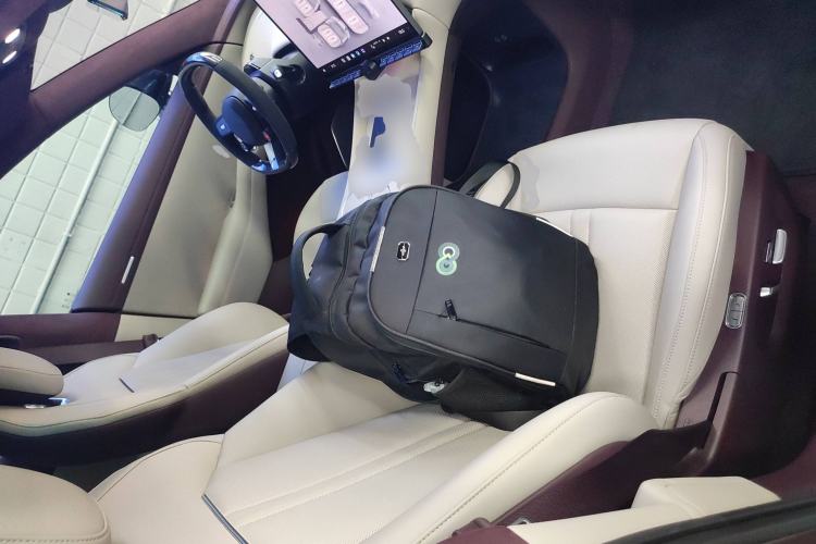 Used Xiaomi Auto YU7 2025 Ultra-Long Range High-Performance All-Wheel-Drive Max Edition