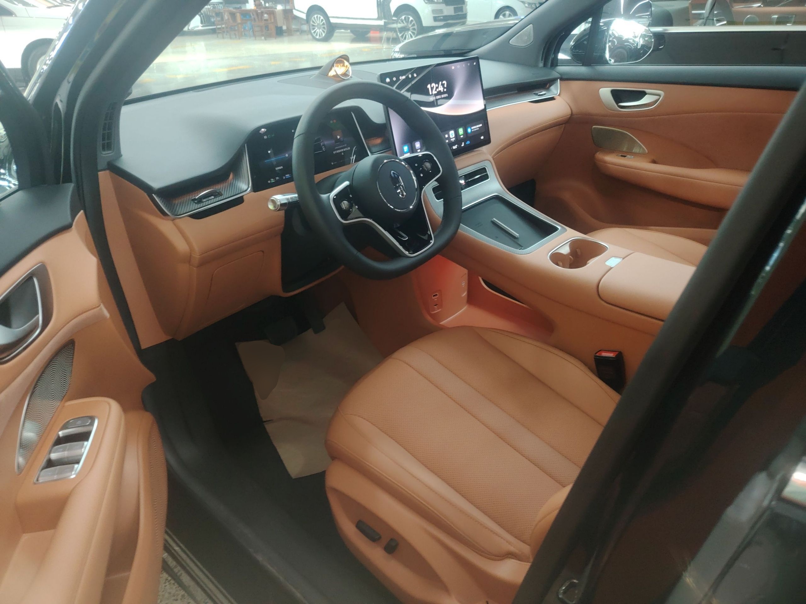 المقاعد الأمامية داخل السيارة