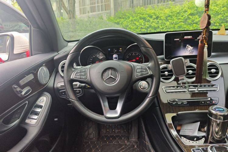 Used Mercedes-Benz GLC 2019 GLC 260 L 4MATIC Dynamic Model Steering Wheel