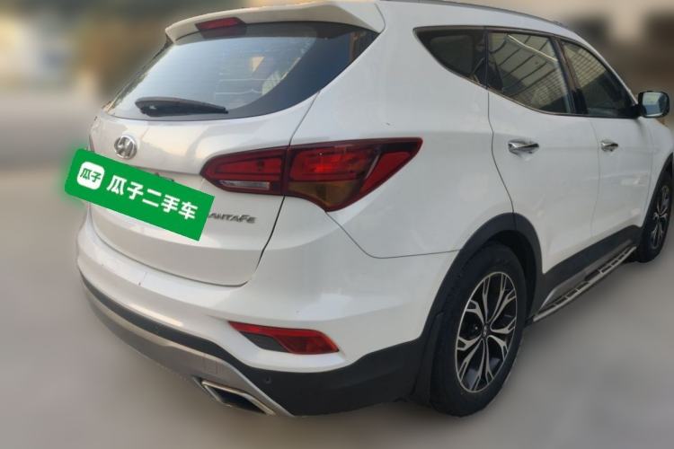 Used Hyundai Santa Fe 2017 2.0T Automatic Two-Wheel Drive Smart Version 7 Seats
