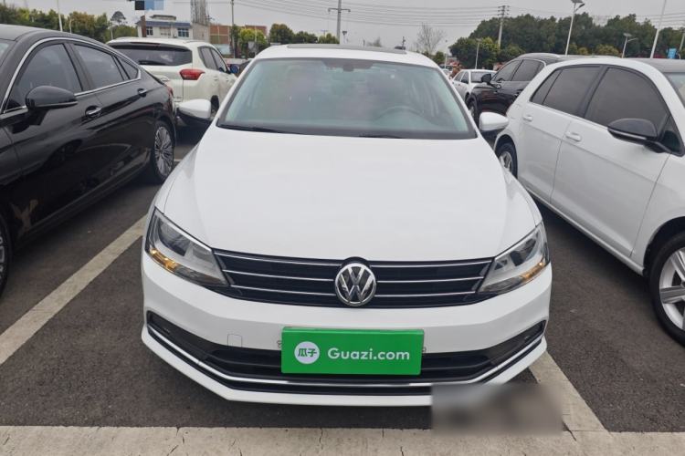 Used Volkswagen Sagitar 2017 180TSI Automatic Luxury Edition
