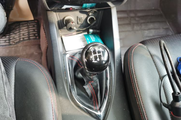 Used CHANGAN KAICHENG Oushang A600 2016 1.5L Manual Luxury 6-Seater
