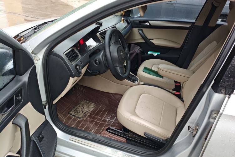 Used Volkswagen Santana 2013 1.6L Automatic Comfort Edition Driver Seat