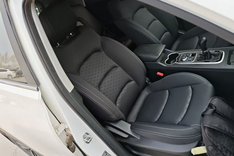 Used Cowin Xuanjie 2020 Revised Version 1.5L Manual - Yue Right Front Seat