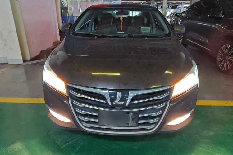 Used Luxgen 5 2015 1.8T Automatic ZhiZun Model
