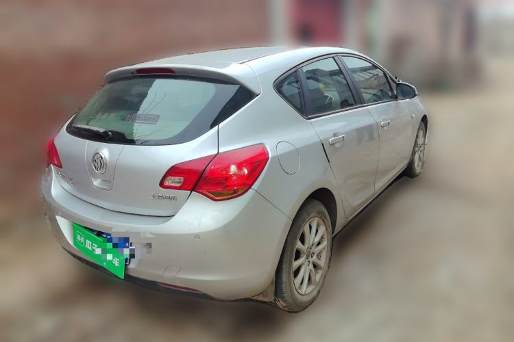 Used Buick GT 2010 XT 1.6L Manual Entry-Level Model
