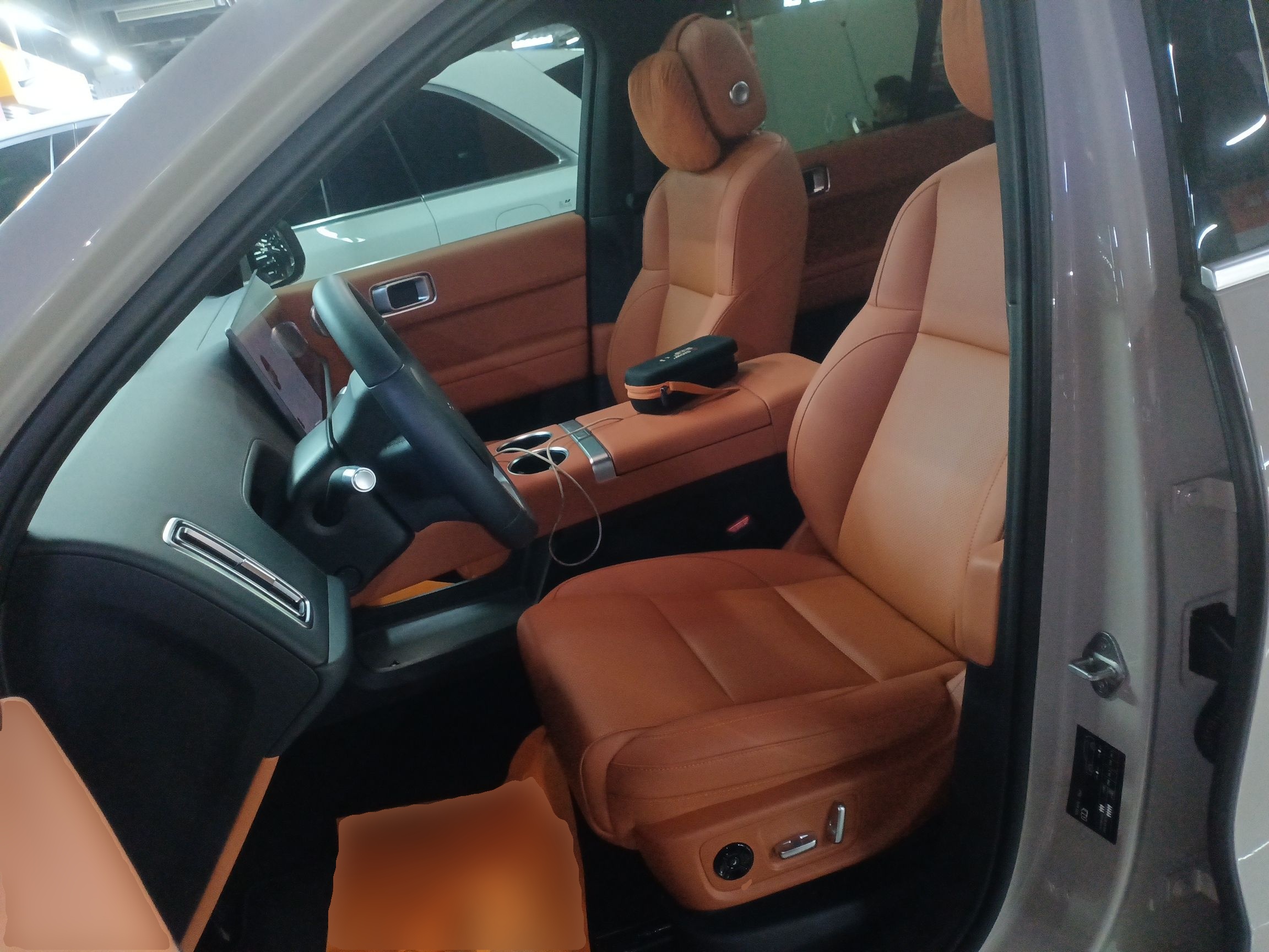 Переднее сиденье в автомобиле