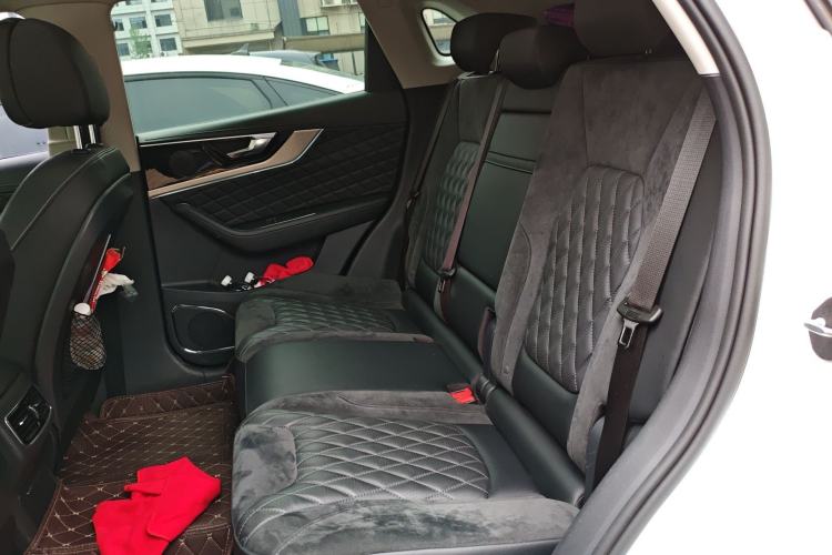 Used Hongqi HS5 2019 2.0T Smart Connect Flagship All-Wheel-Drive Version Left Rear Seat