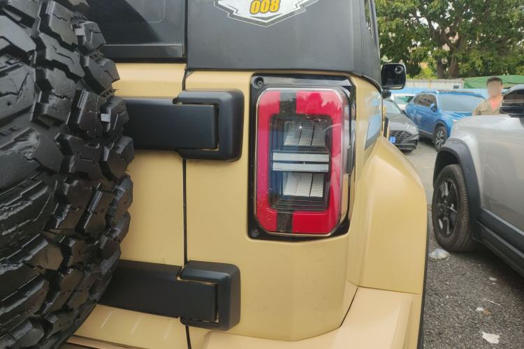 Used BAIC Off-Road BJ40 2019 2.3T Automatic Four-Wheel Drive Ring the Tower Champion Edition China VI Right Rear Taillight