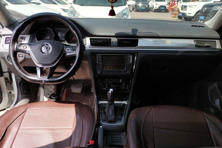 Used Volkswagen Bora 2019 Bora Legend 1.5L Automatic Leading Model China VI Standard Center Console