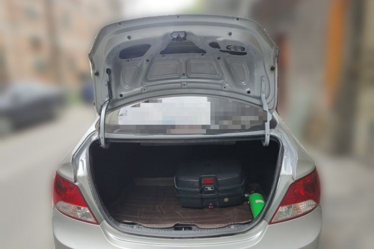 Used Hyundai Verna (older generation) 2010 Sedan 1.4L Automatic Fashionable GT Model Trunk