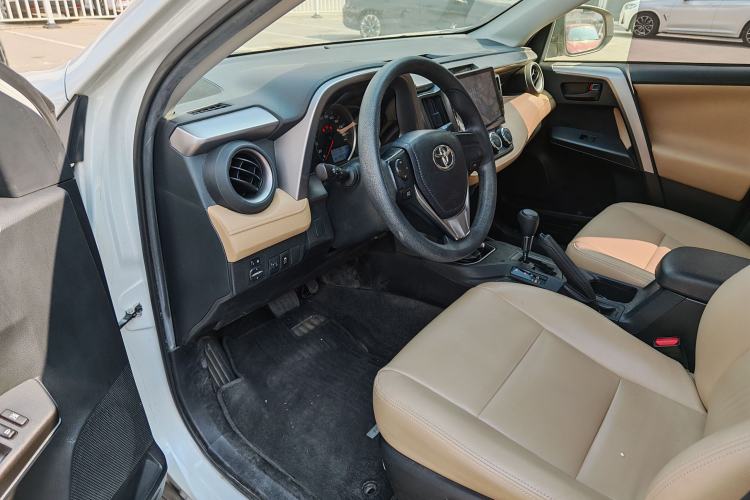 Used Toyota RAV4 2016 2.0L CVT Two-Wheel Drive Urban Edition China V Standard