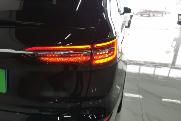 Used Volkswagen Viloran 2022 380TSI Prestige Edition Exterior 3