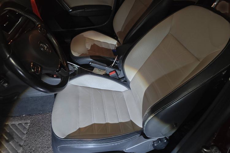 Used Volkswagen Cross Lavida 2014 1.6L Automatic Left Front Seat