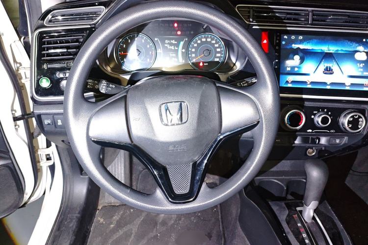 Used Honda Gienia 2017 1.5L CVT Comfort Version
