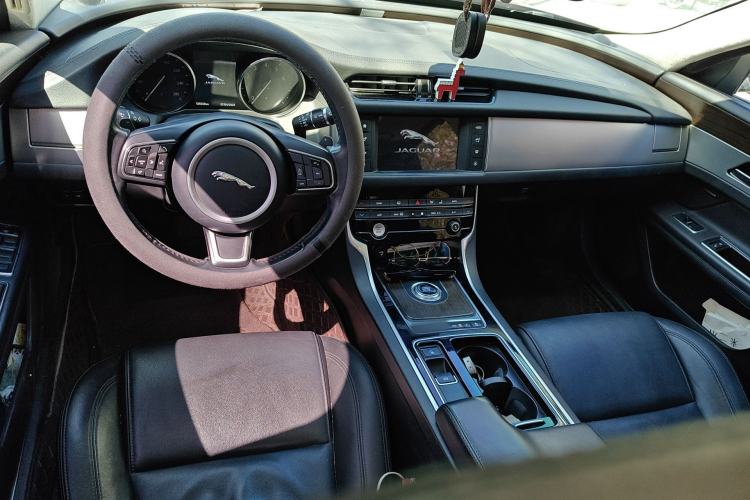 Used Jaguar XFL 2017 XFL 2.0T 200PS Windflower Edition