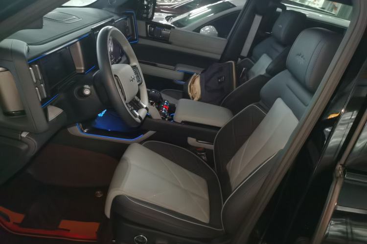 Used Formula Leopard Leopard 5 2023 Explore Edition