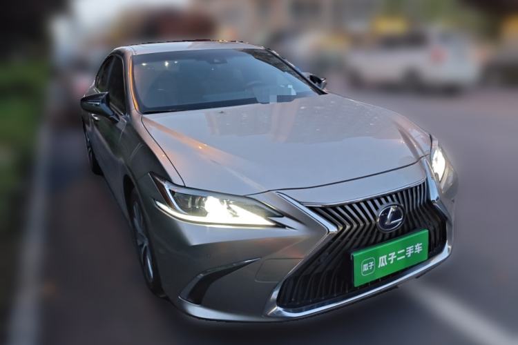 Used Lexus ES 2020 300h Premier Edition