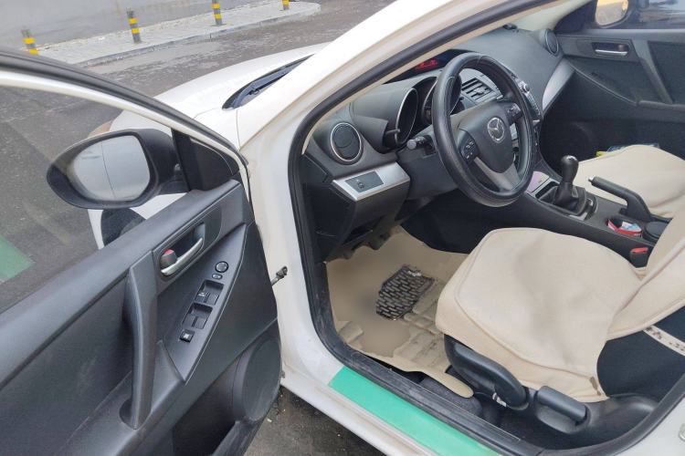 Used Mazda 3 2015 Sedan 1.6L Manual Elite Model Left Front Seat