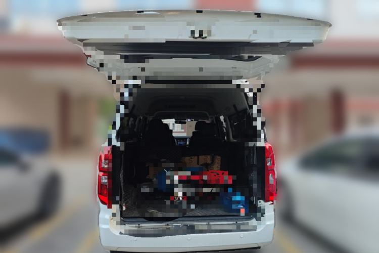 Used Jinbei Gold Hiace 2022 2.0L Passenger Van Magic Lion 7-Seater