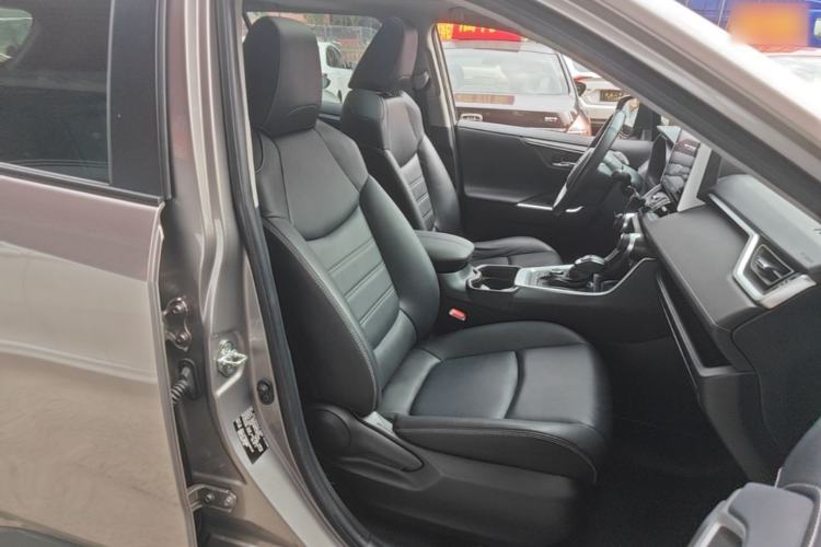 Used Toyota RAV4 2020 Dual-Engine 2.5L E-CVT 4x4 Elite PLUS Edition
