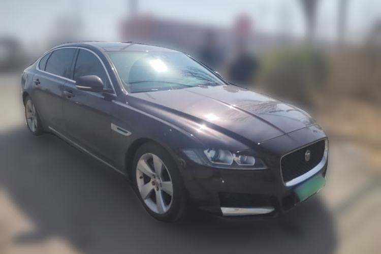 Used Jaguar XFL 2018 XFL 2.0T 200PS Elite Edition Front Right 45 Deg