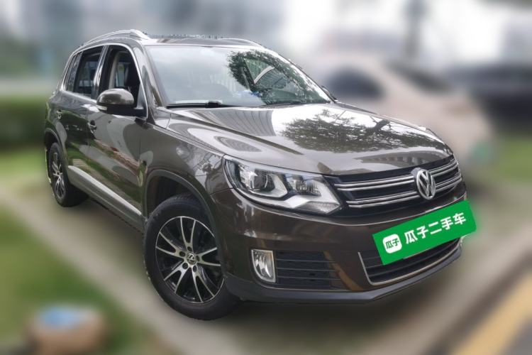 Used Volkswagen Tiguan 2015 1.8TSI Automatic Two-Wheel Drive Luxury Model Front Right 45 Deg