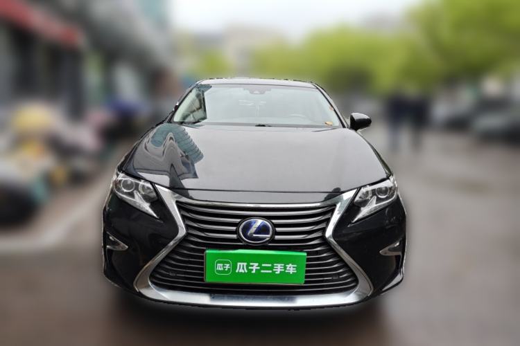 Used Lexus ES 2015 300h Comfort Edition Front