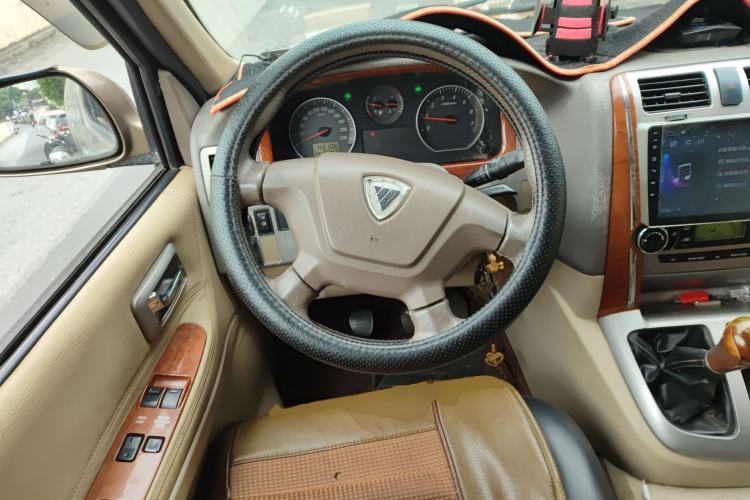 Used Foton MP-X E 2014 2.4L Wealth Express Comfort Version Basic Edition with 4G64
