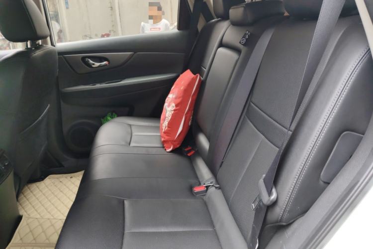 Used Nissan X-Trail 2015 2.0L CVT Comfort MAX Edition 2WD Left Rear Seat