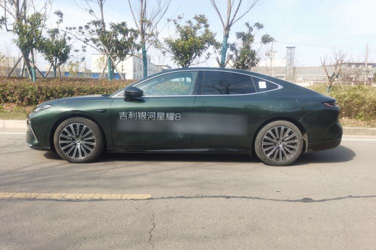 Used Geely Galaxy Galaxy 8 2025 130km EM-P Starship Edition
