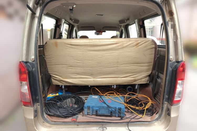 Used Wuling Rongguang V 2016 1.5L Practical Version Non-Power-Assisted Trunk