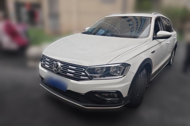 Used Volkswagen C-TREK 2018 1.5L Automatic Fashion Model