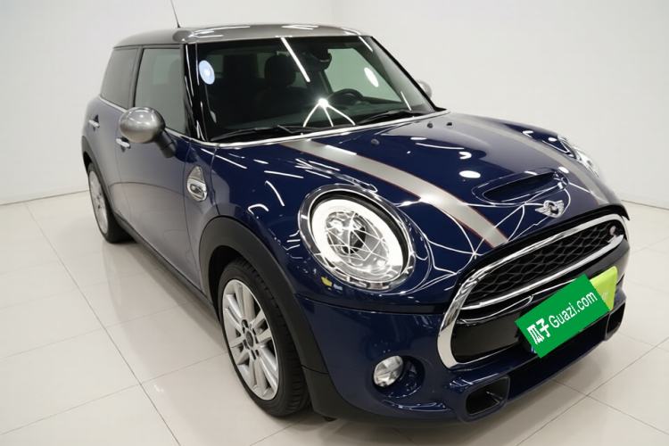 Used MINI 2016 2.0T COOPER S SEVEN Five-Door Edition Front Right 45 Deg