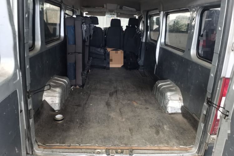 Used Dongfeng Yufeng 2023 V9+ 2.0T Manual Front-Drive Multi-Function Mid-Roof High-Roof 7/8/9-Seater
