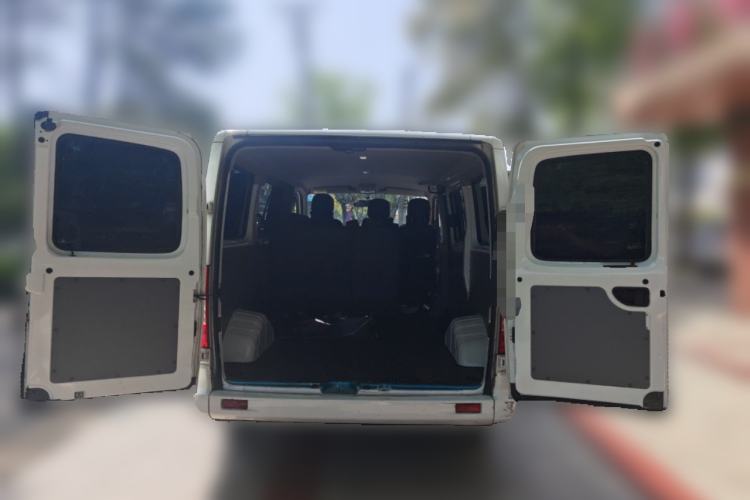 Used SAIC MAXUS Xintu V80  Trunk