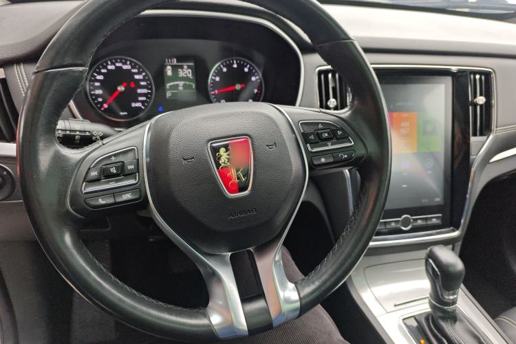 Used Roewe RX5 2019 20T Two-Wheel Drive Automatic 4G Connected Platinum Edition Center Console