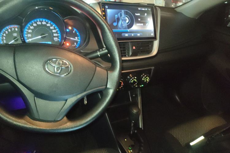 Used Toyota Vios 2017 1.5L CVT Innovation Edition Center Console
