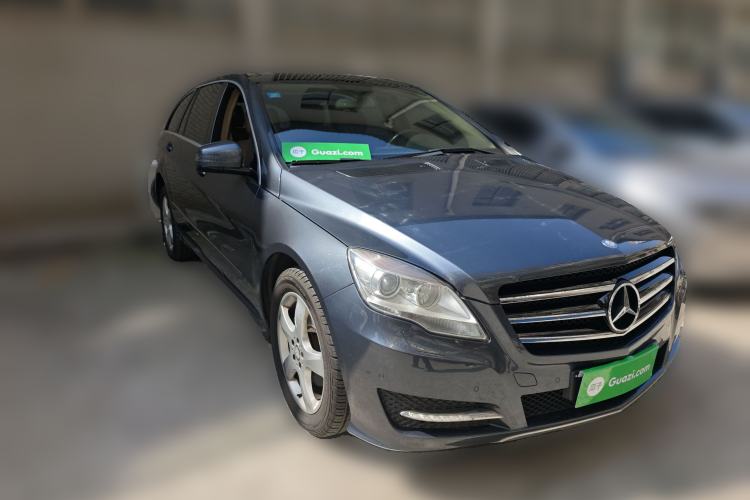 Used Mercedes-Benz R-Class 2014 R 320 4MATIC Luxury Model Front Right 45 Deg