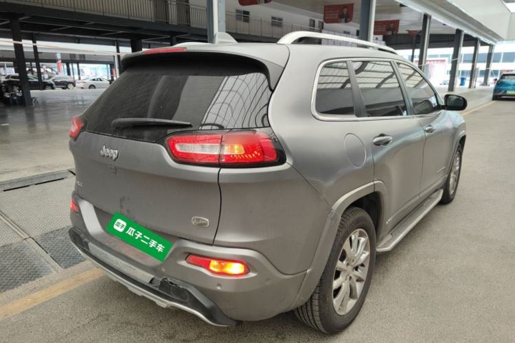 Used Jeep Cherokee 2017 2.4L Superior Edition Rear Right 45 Deg