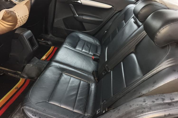 Used Volkswagen Lavida 2013 Restyled Classic 1.6L Manual Comfort Edition
