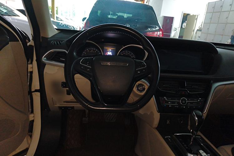 Used Venucia T90 2017 2.0L CVT Leading Edition