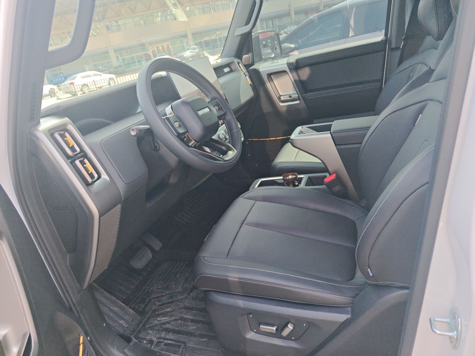 Переднее сиденье в автомобиле