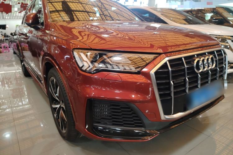 Used Audi Q7 2020 55 TFSI quattro S line sports model Front Right 45 Deg