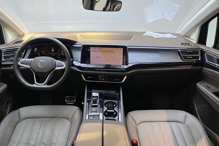 Used Volkswagen Viloran 2023 380TSI Luxury Edition