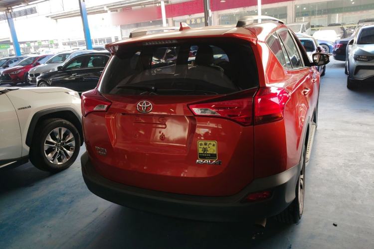 Used Toyota RAV4 2015 2.0L CVT Two-Wheel Drive Fashion Edition
