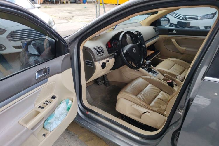 Used Volkswagen Sagitar 2010 1.4 TSI Automatic Luxury Model Driver Seat